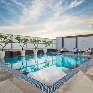 Country & By Radisson, Gurugram Sector 12 Hotel