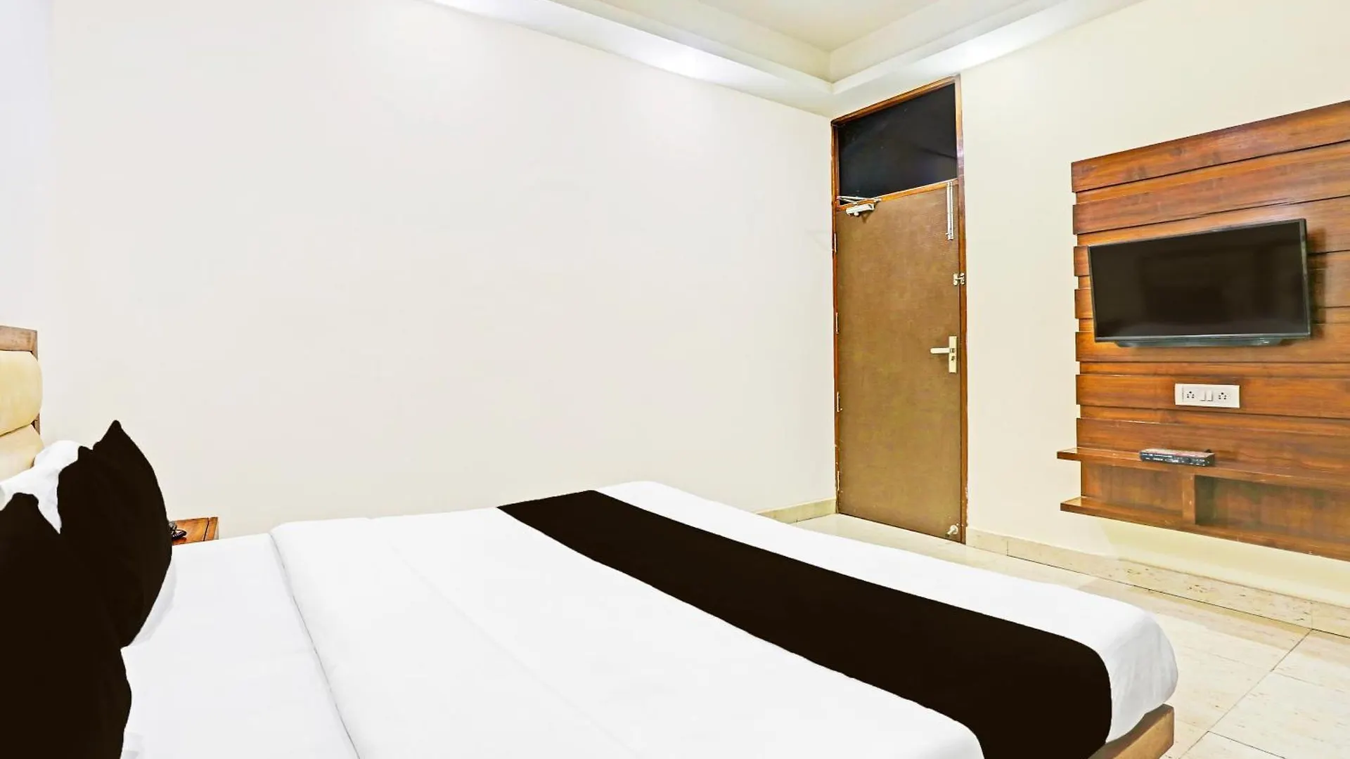 Super Hotel O Gurgaon Old Town