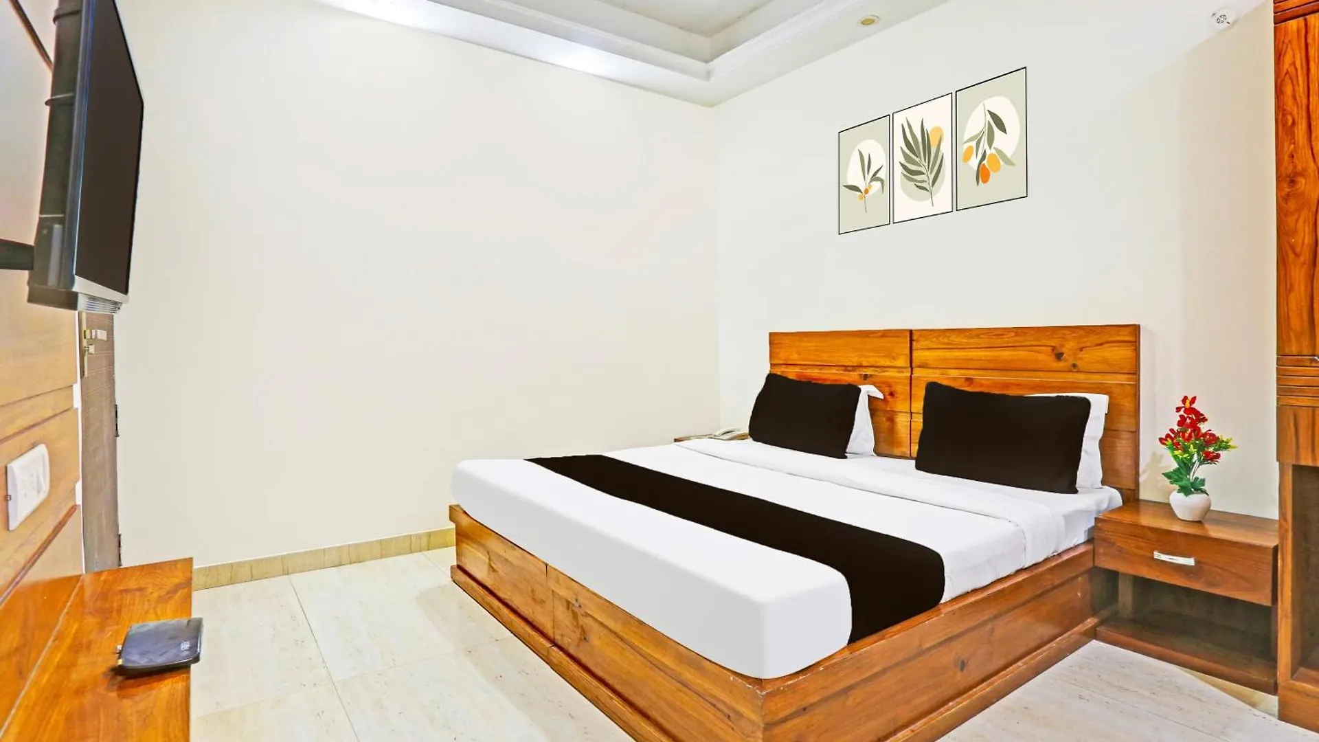 Super Hotel O Gurgaon Old Town