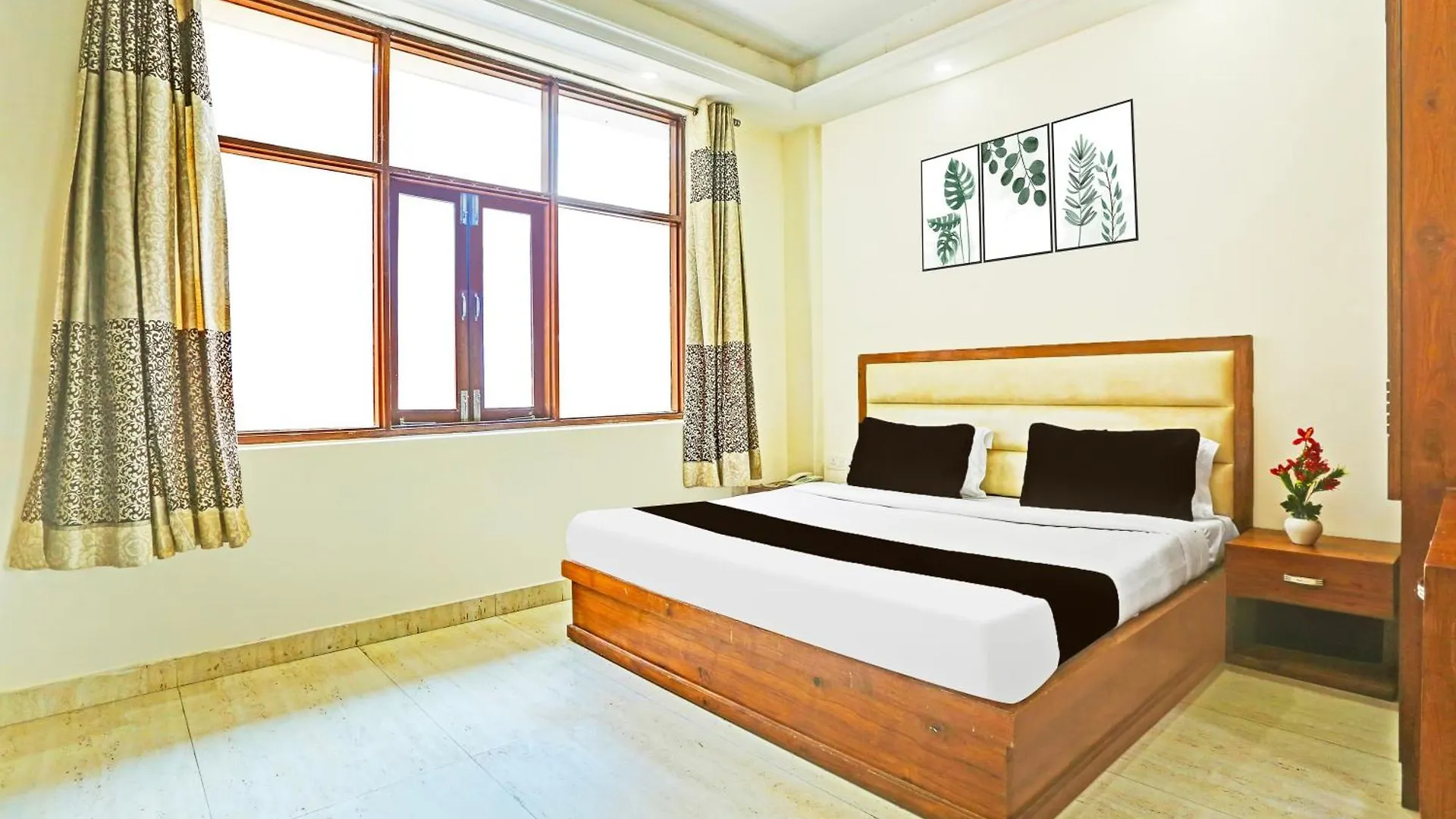 Super Hotel O Gurgaon Old Town